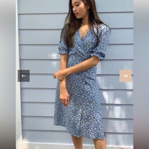 All the Wild Roses Blue Floral Dress Size Small